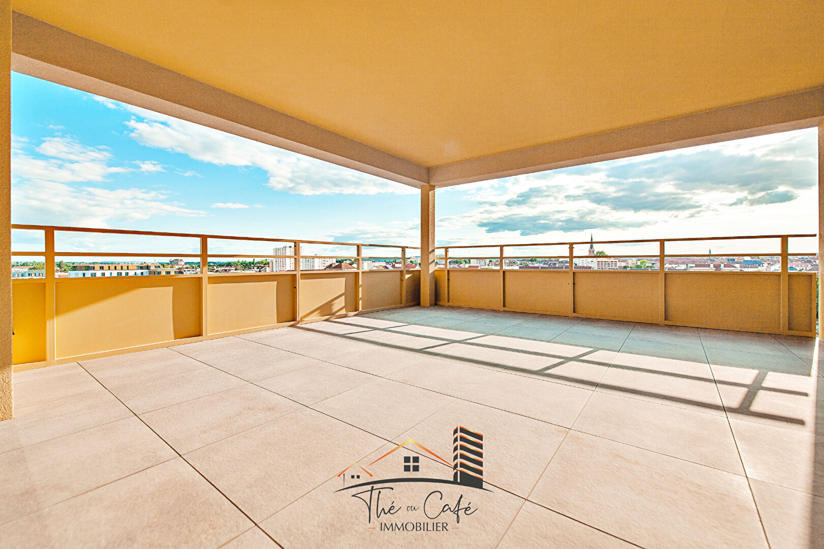 METZ : PENTHOUSE D'EXCEPTION DE 154.78 M2 AVEC 2 TERRASSES ET 2 STATIONNEMENTS