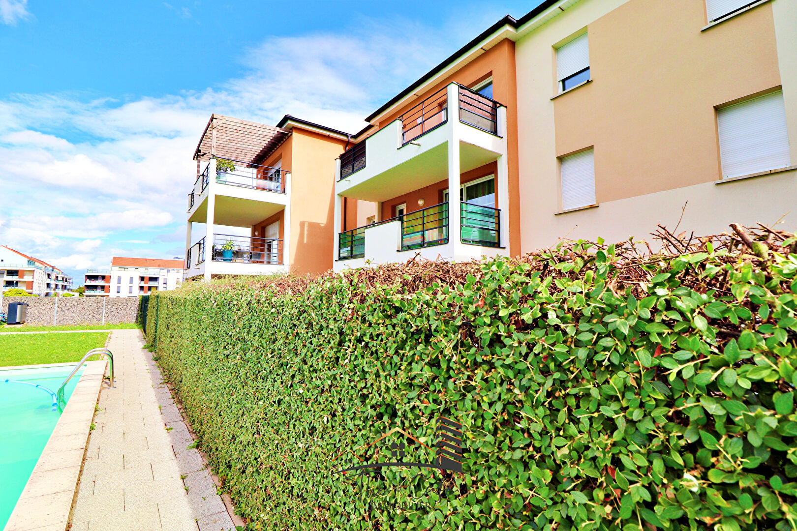 YUTZ : SUPERBE F2 RECENT AVEC GARAGE ET TERRASSE