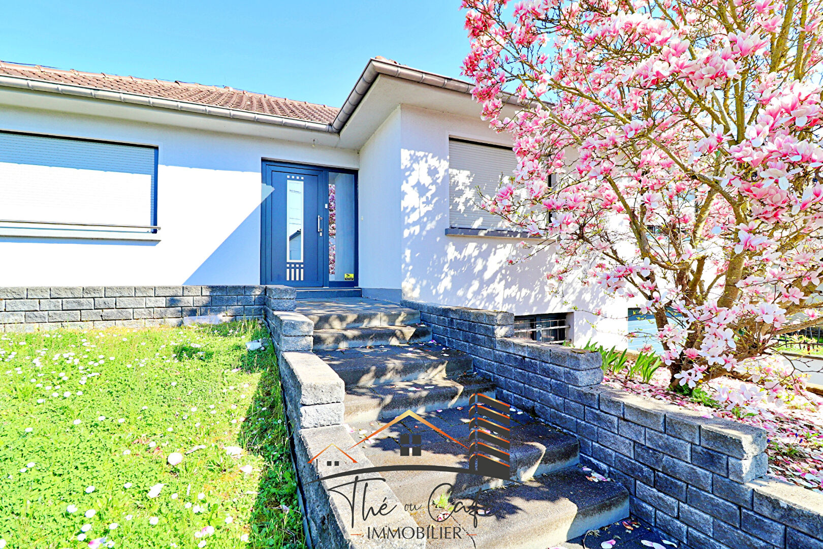 PAVILLON A LA FRANCAISE F5 DE PLAIN PIED AVEC SOUS SOL ET JARDIN