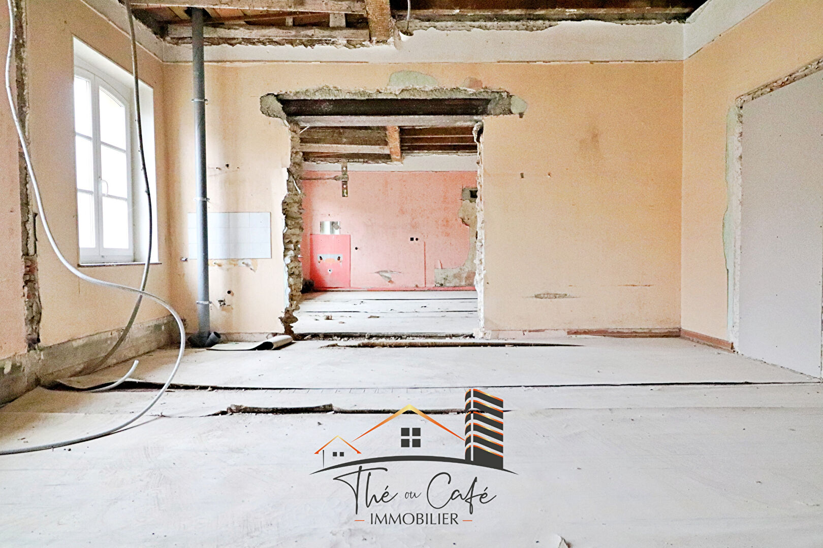 LESSY : AU COEUR DU VILLAGE APPARTEMENT F3 A AMENAGER