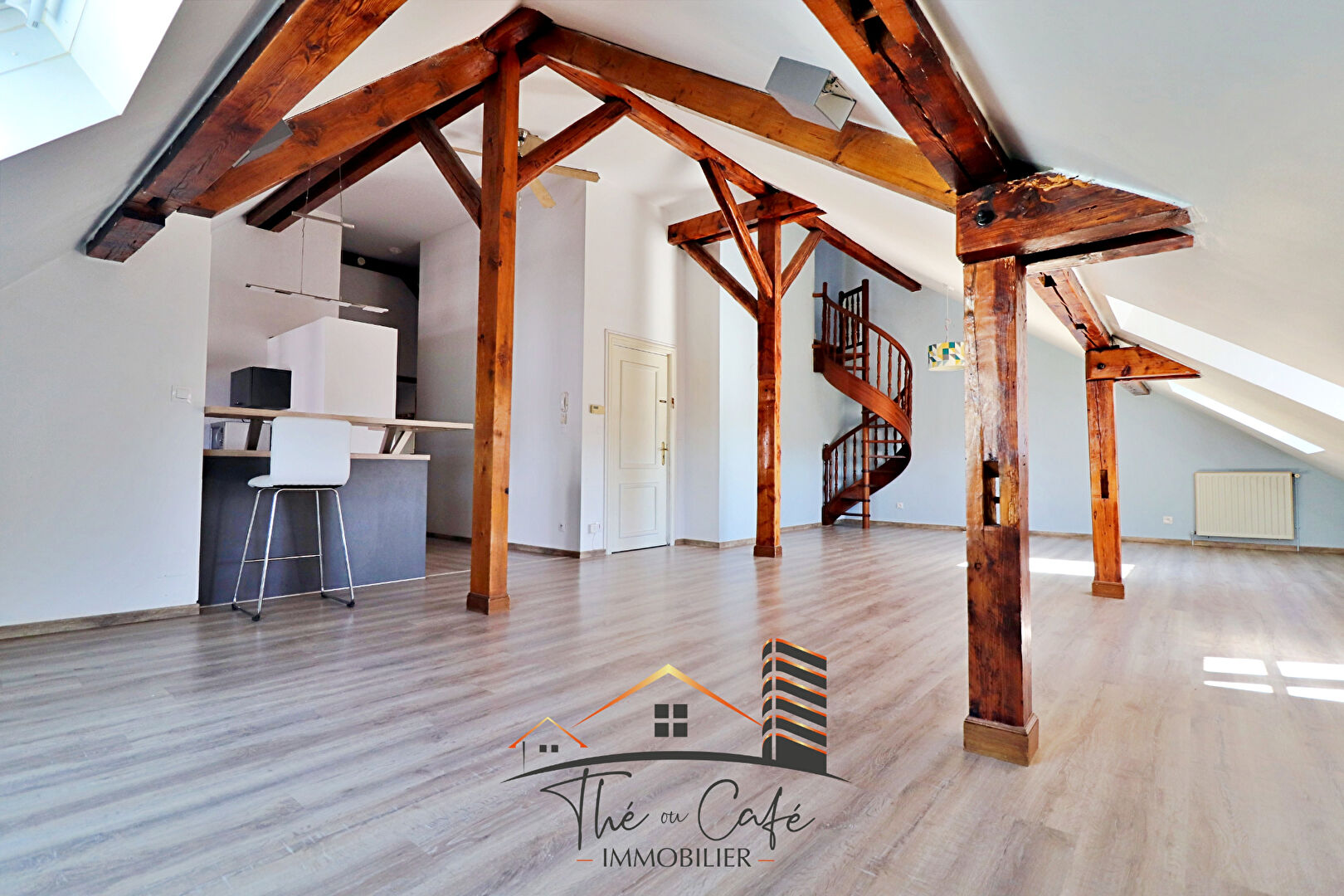 YUTZ CENTRE : TRES BEAU DUPLEX STYLE LOFT F5