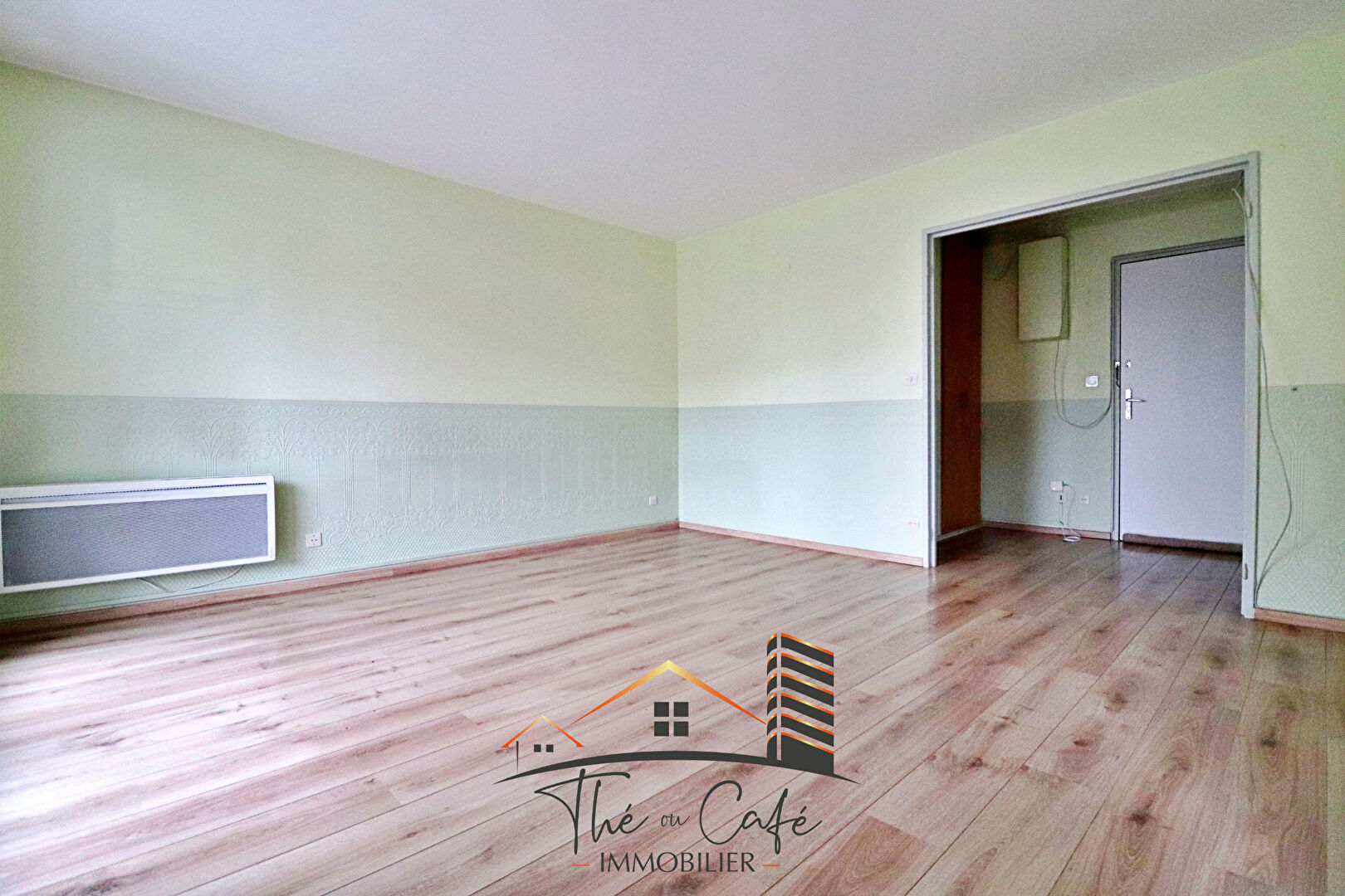 THIONVILLE : F4 LUMINEUX AVEC BALCON