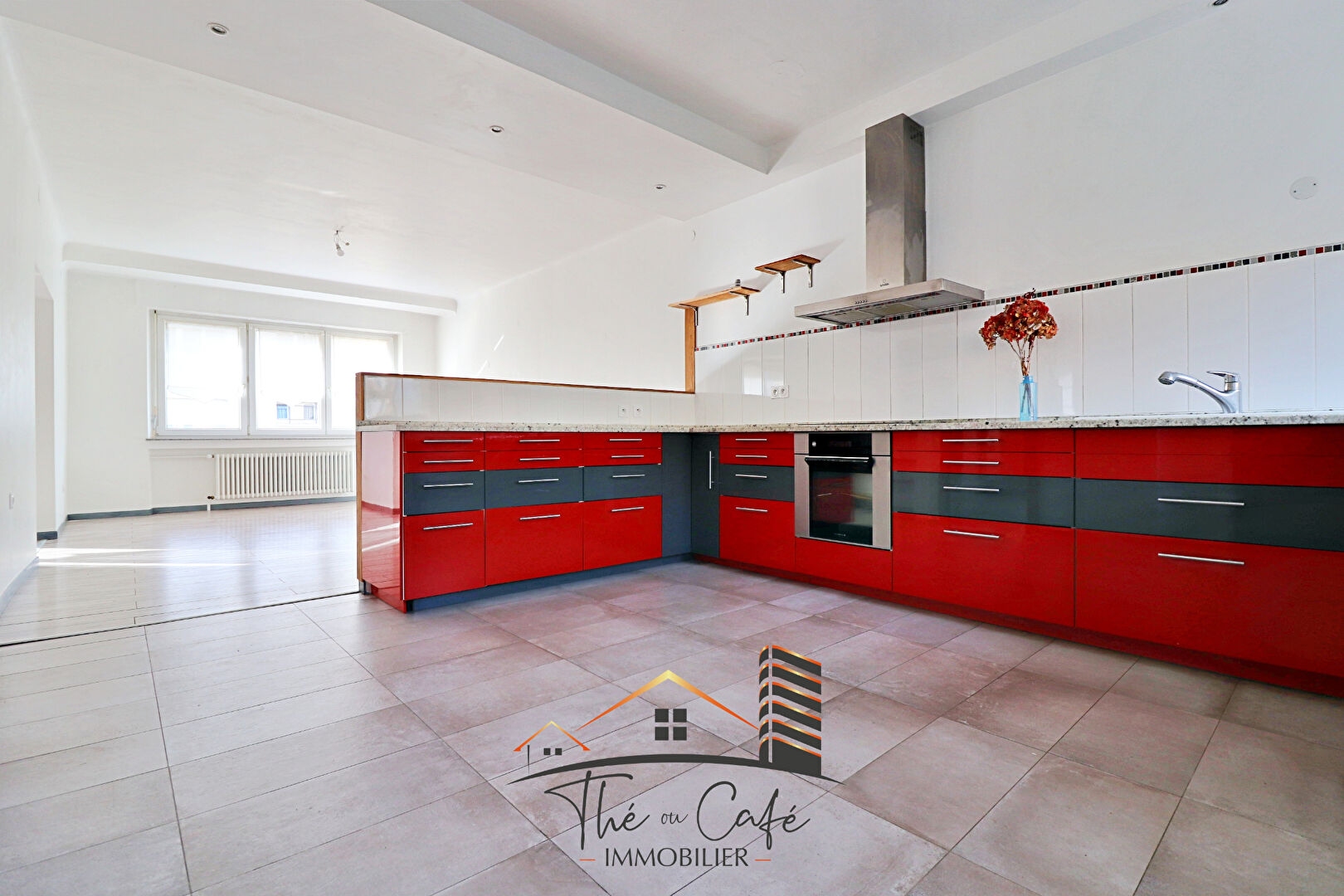 THIONVILLE : MAISON DE VILLE FAMILIALE F7 AVEC JARDIN ET GARAGE