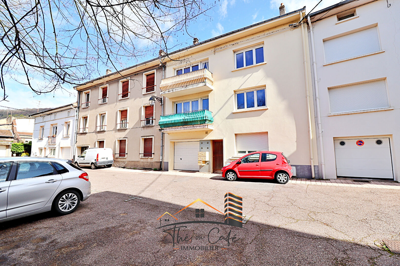 ARS SUR MOSELLE : BEAU F4 AVEC BALCON ET GARAGE